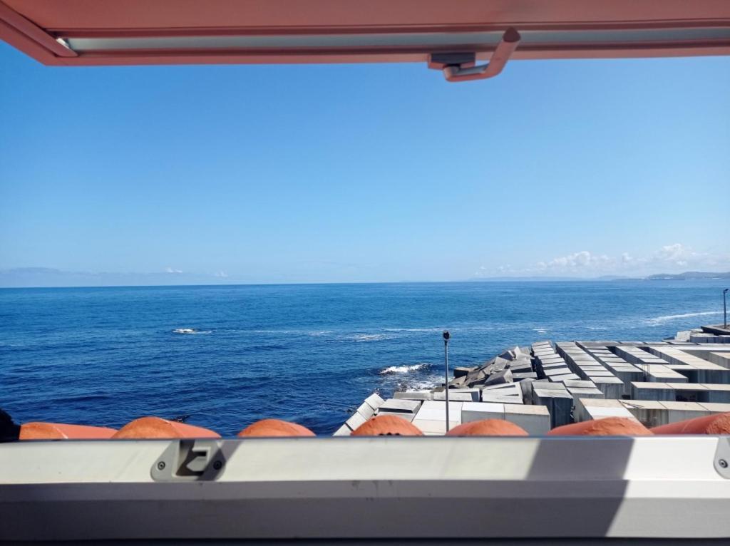 Vila Marina. Casa Marinera Con Terraza Sobre El Mar En Caion Cayon Bagian luar foto