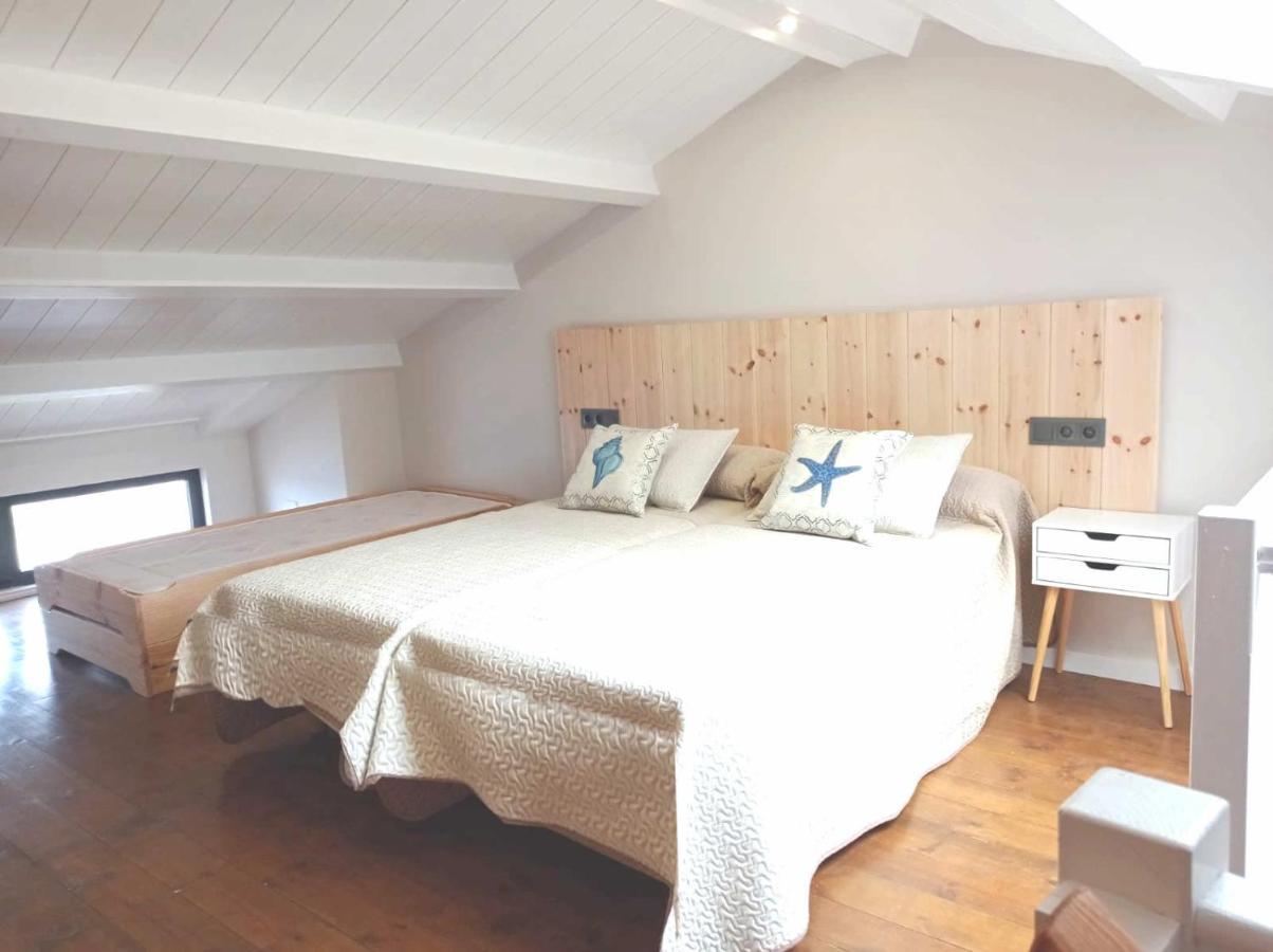 Vila Marina. Casa Marinera Con Terraza Sobre El Mar En Caion Cayon Bagian luar foto
